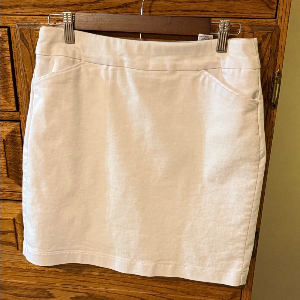 Elegant White Women's Skort